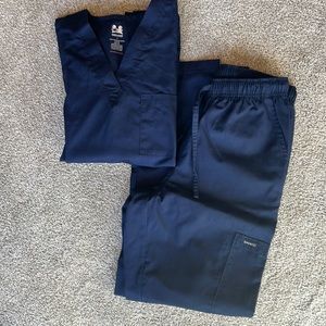 Dagacci size small navy blue scrub set